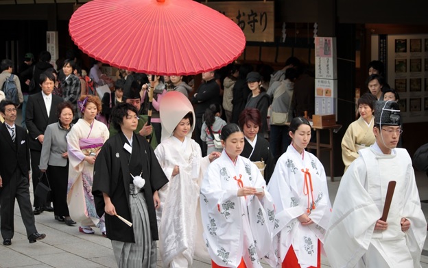 Everything you Wanted to Know About Weddings in Japan With high-resolution 624X392 pixel. You can use this wallpaper for your iPhone 5, 6, 7, 8, X, XS, XR backgrounds, Mobile Screensaver, or iPad Lock Screen